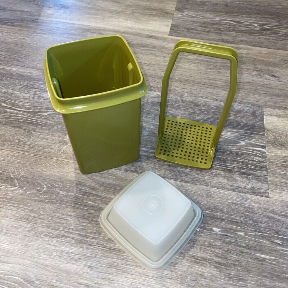 Tupperware Pickle Keeper Avocado Green Pick a Deli Olives # 1330-6 vintage
